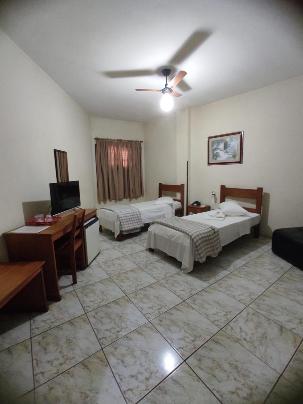 Hotel Sao Lucas Алфенас Екстер'єр фото